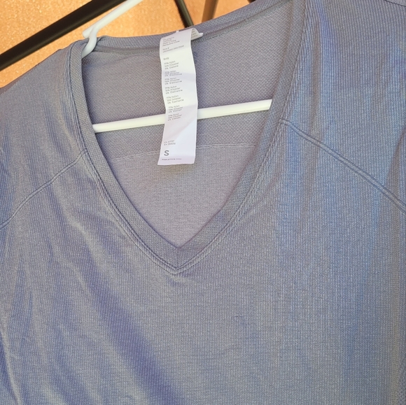 Fabletics Long Sleeve Top - Picture 3 of 4